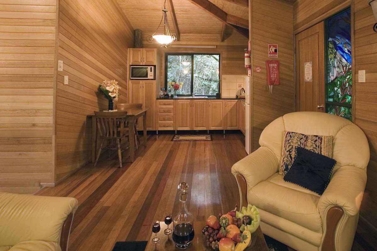 Pitta cabin lounge